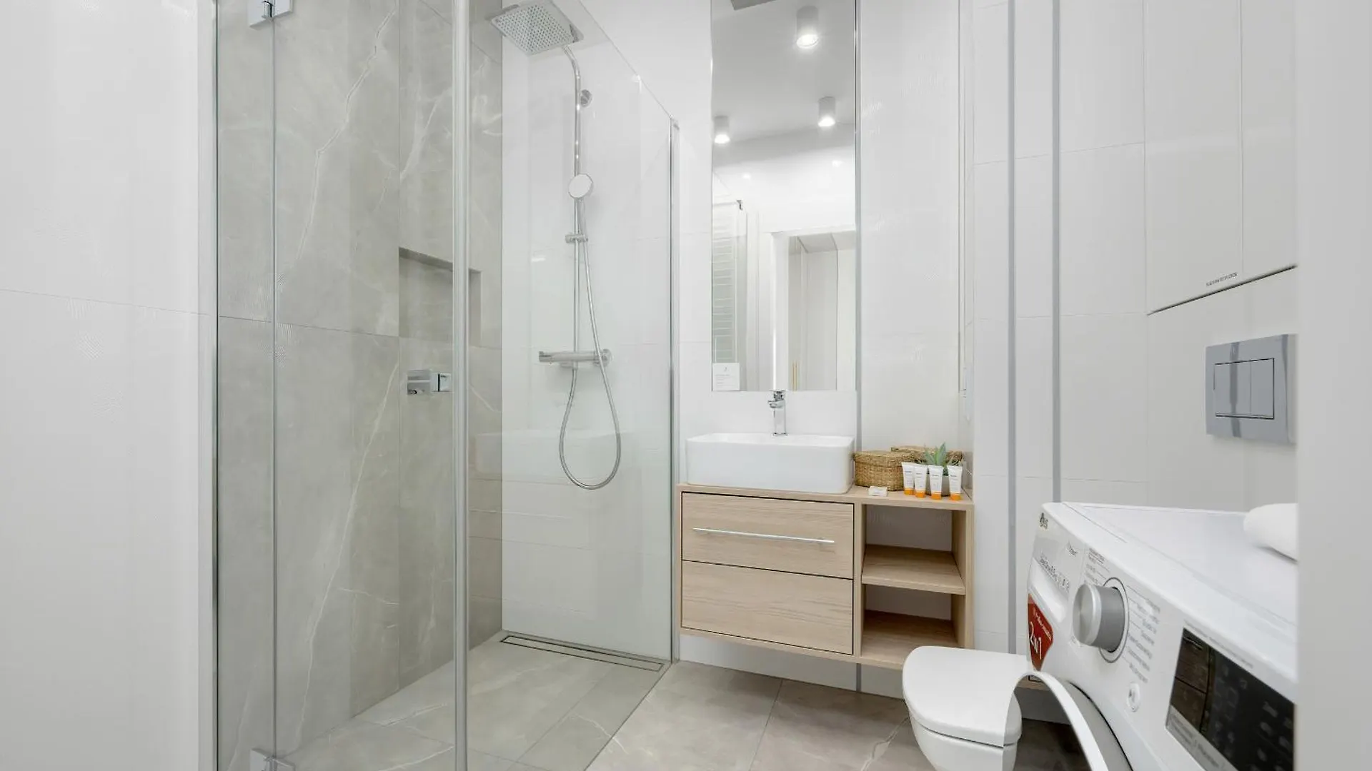 Mokotow Stylish Apartment With Parking & Balcony By Renters Prestige Warsaw