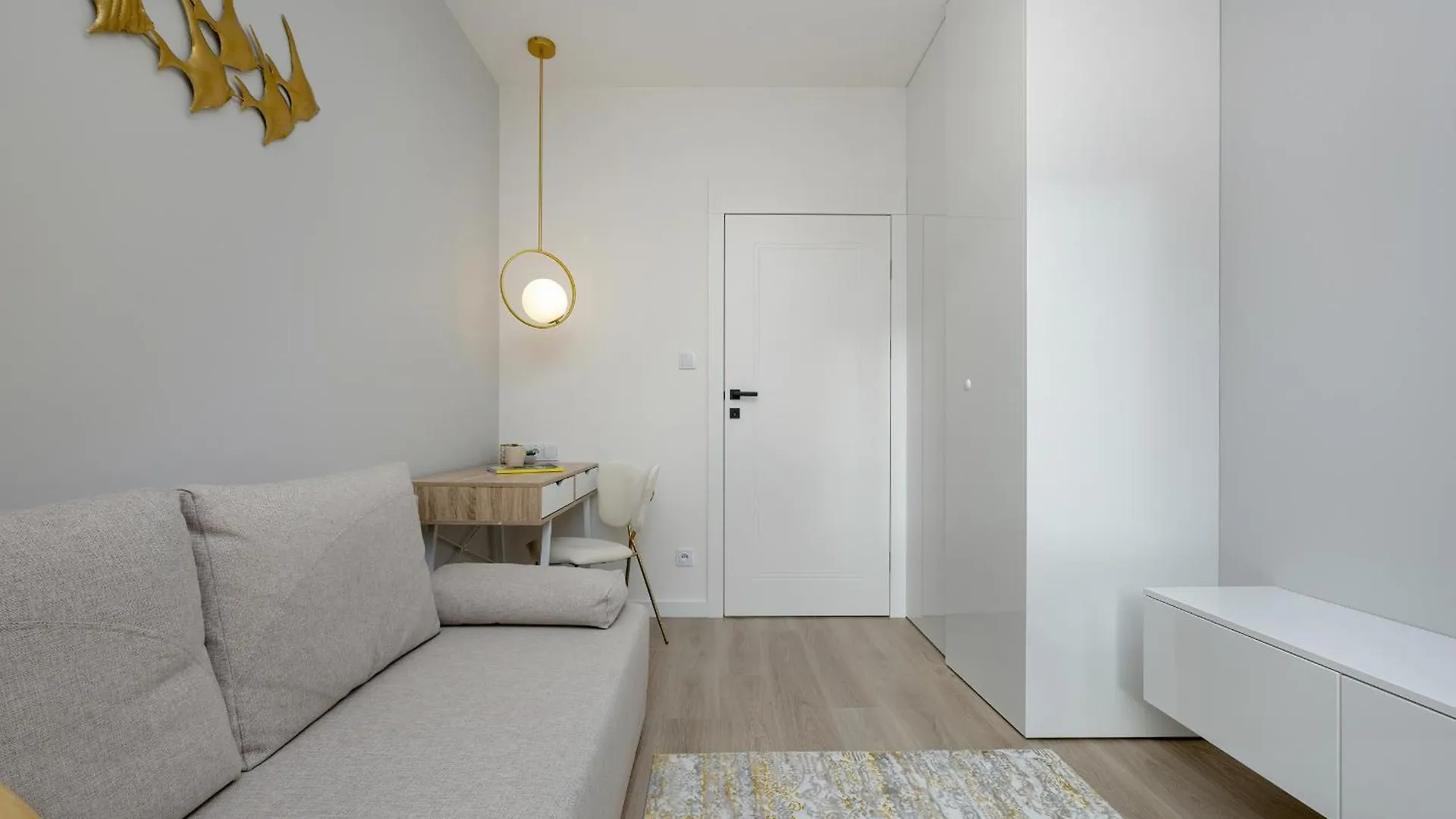 Mokotow Stylish Apartment With Parking & Balcony By Renters Prestige Warsaw Poland