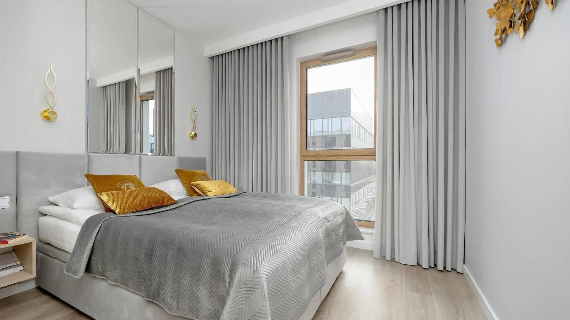 Mokotow Stylish Apartment With Parking & Balcony By Renters Prestige Warsaw Poland