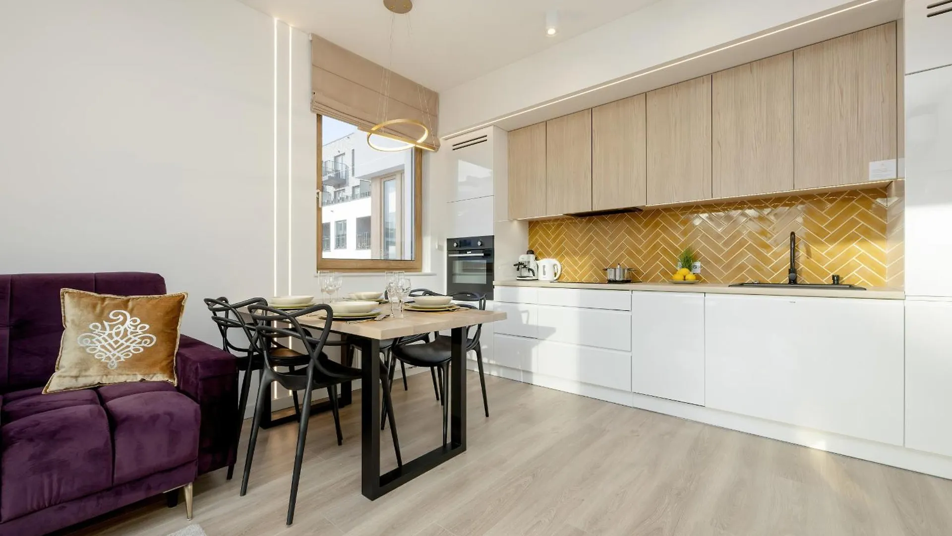 Mokotow Stylish Apartment With Parking & Balcony By Renters Prestige Warsaw