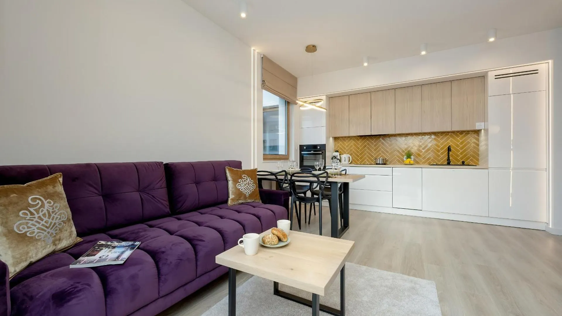 Mokotow Stylish Apartment With Parking & Balcony By Renters Prestige Warsaw