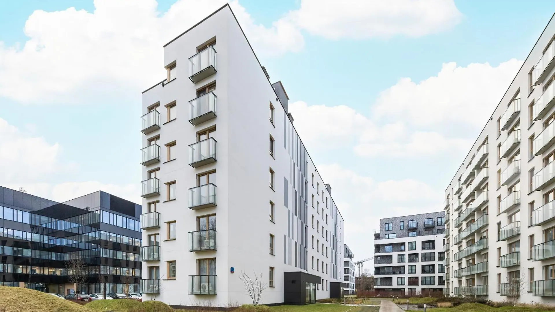 Mokotow Stylish Apartment With Parking & Balcony By Renters Prestige Warsaw